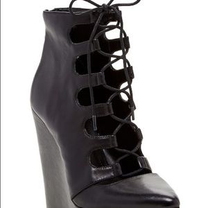 BCBGEneration Alfredo Wedge Booties